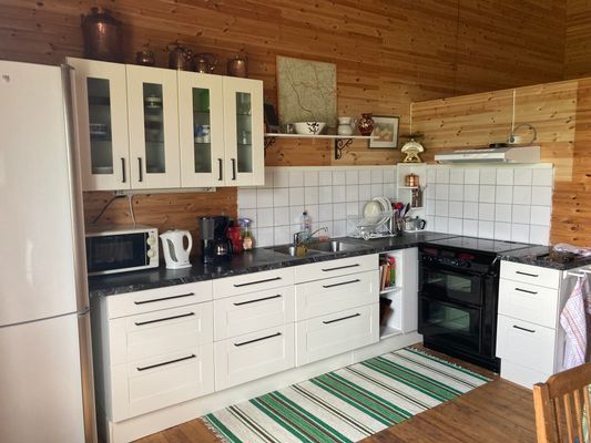 Hyr denna stuga i Bollnäs på 12 m². 2 sängplatser. Från 4 000 kr per vecka. Se bilder och tillgänglighet här.