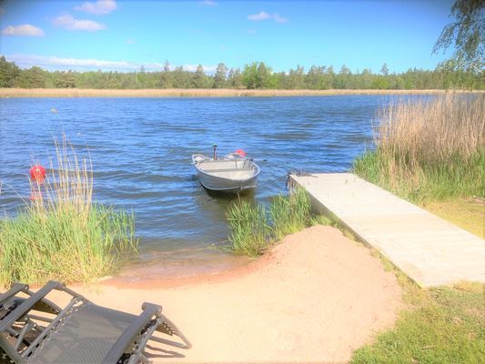 Hyr denna stuga i Rockneby på 25 m². 4-5 sängplatser. 4 550 - 19 900 kr per vecka. Se bilder och tillgänglighet här.