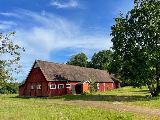 Stuga med fantastisk omgivning och vattenmiljö - Bild 21