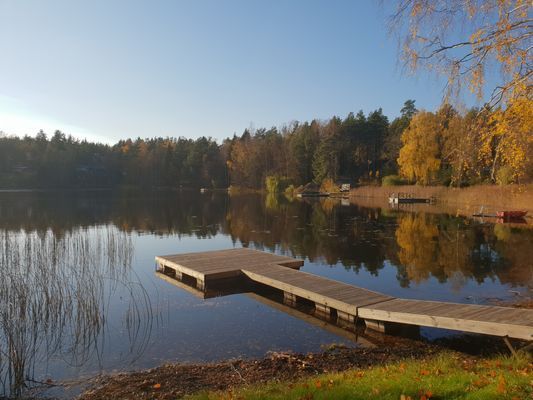 Mysig stor Villa med egen brygga vid sjö och natur - Bild 36