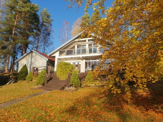 Mysig stor Villa med egen brygga vid sjö och natur - Bild 19