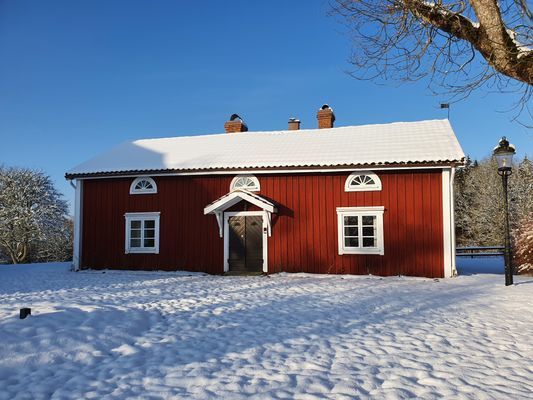 Stuga på landet vid fin natur