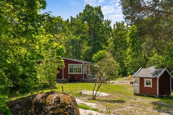 Läcker stuga i härliga Roslagen - Bild 1