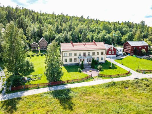 Storslaget boende på Lôkes Hälsingegård i Järvsö