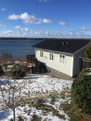 Hyr denna stuga i Kvarsebo på 60 m². 5 sängplatser. 5 900 - 6 900 kr per vecka. Se bilder och tillgänglighet här.