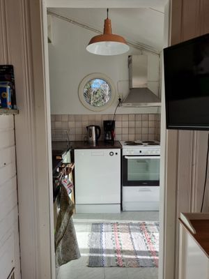 Liten stuga med sjöutsikt - Bild 14