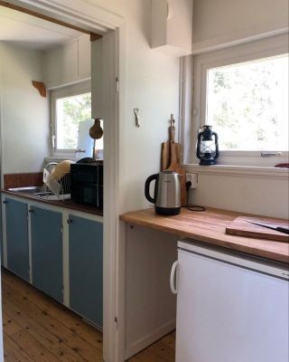 Två fina stugor vid sjö utanför Göteborg - Bild 5