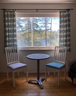 Två fina stugor vid sjö utanför Göteborg - Bild 9