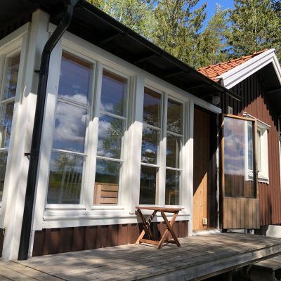 Två fina stugor vid sjö utanför Göteborg - Bild 3