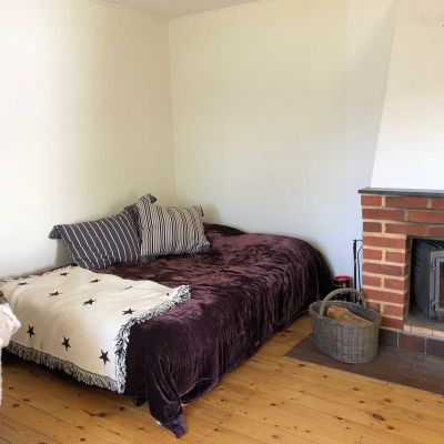 Två fina stugor vid sjö utanför Göteborg - Bild 8