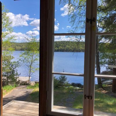 Två fina stugor vid sjö utanför Göteborg - Bild 10