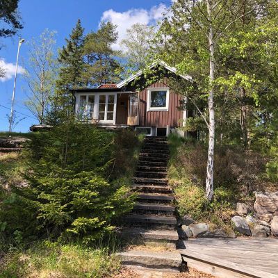 Två fina stugor vid sjö utanför Göteborg - Bild 2