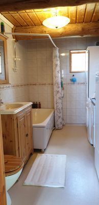 Timmerhus med egen sandstrand och brygga, inkl båt - Bild 14