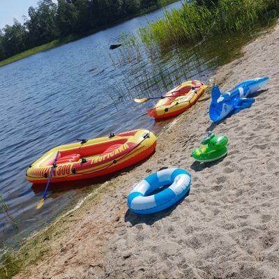 Timmerhus med egen sandstrand och brygga, inkl båt - Bild 20