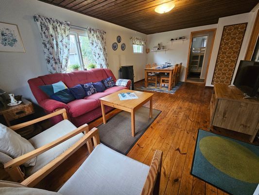 Röda stugan, sjönära med Wi-Fi och roddbåt - Bild 5