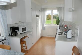 Modernt nymålat kök