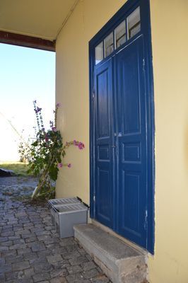 Egen avskild ingång i porten.