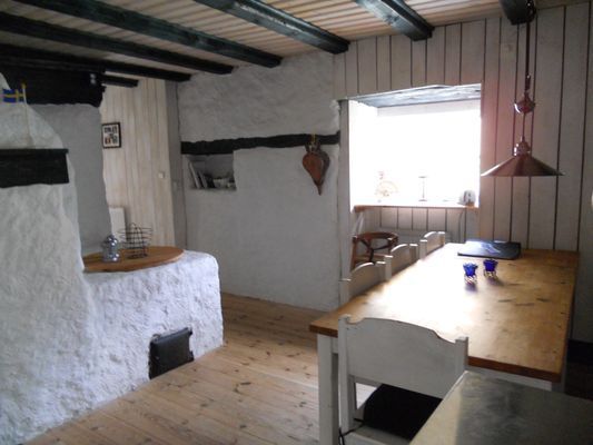 Kalkstensflygel med kul för barnen,nö-gotland. - Bild 8