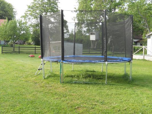 Kalkstensflygel med kul för barnen,nö-gotland. - Bild 21