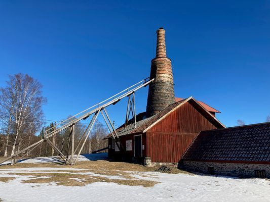 Mysig stuga i byn Löa i Bergslagen - Bild 46