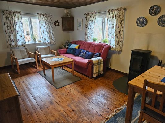 Röda stugan, sjönära med Wi-Fi och roddbåt - Bild 6