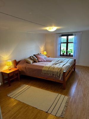 Stora sovrummet med dubbelsäng