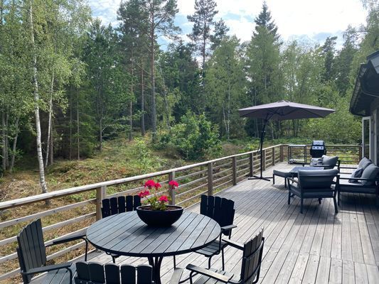 Modernt fritidshus i magisk ytterskärgård - Bild 3