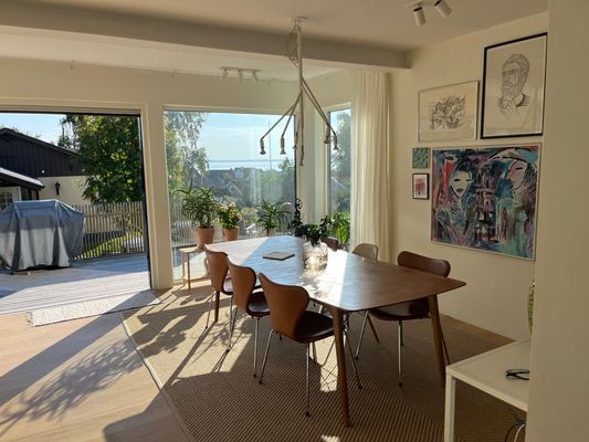 Modern villa med magisk havsutsikt