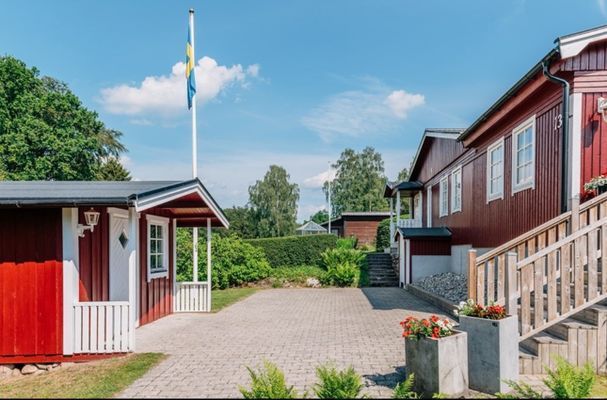 Stor och vacker villa i skogen - Bild 8