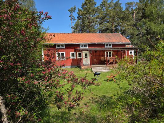 Sunnanöstugan 40 m från bad, lakan och städ ingår