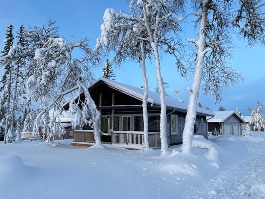 Mysig stuga med fjällglimt - Bild 17