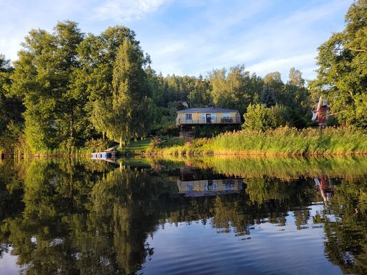 Underbart hus med egen brygga och kanoter!