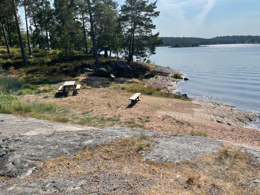 Strandnära stuga i naturskön miljö - Bild 44