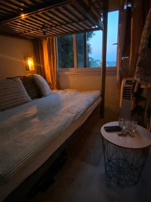 Unikt hem på Rivieran med havsutsikt och terass - Bild 14