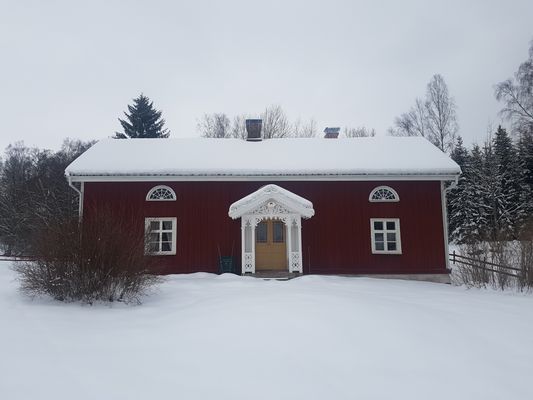 Backgården i vinterskrud