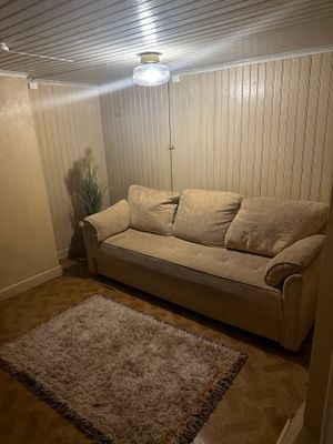 Hall ovanför trappan. Bäddsoffa