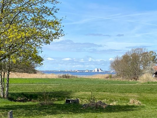 Fin lägenhet/gästdel med havsutsikt och uteplats