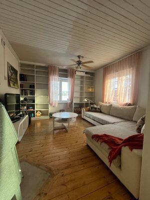 Mysigt hus med sjöutsikt - Bild 12