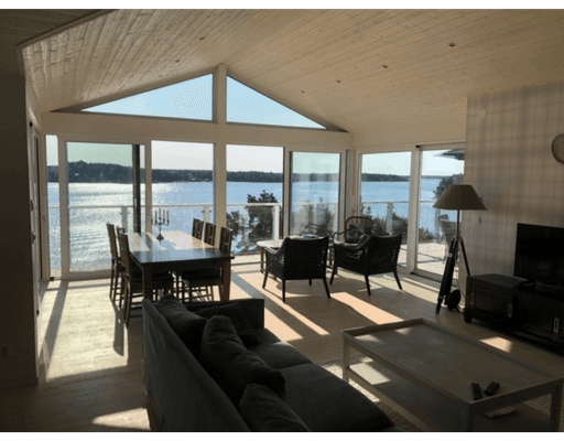 Strandtomt, panorama-havsutsikt, pool och brygga