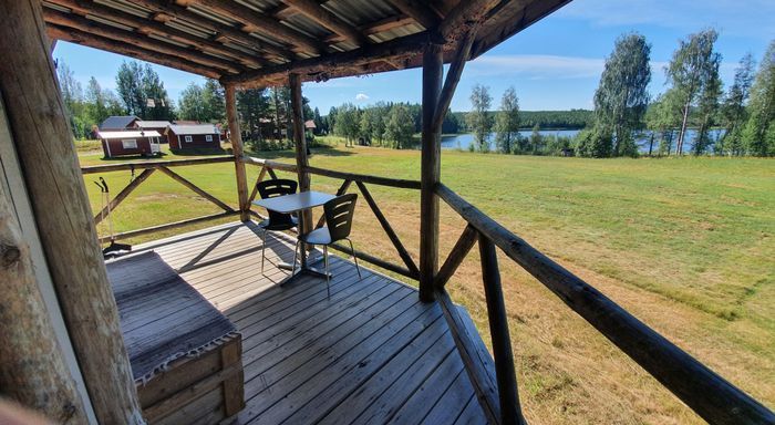 Stuga med sjöutsikt, bad, vandringsleder & fiske i