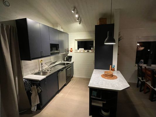 Mysig stuga med fjällglimt - Bild 5