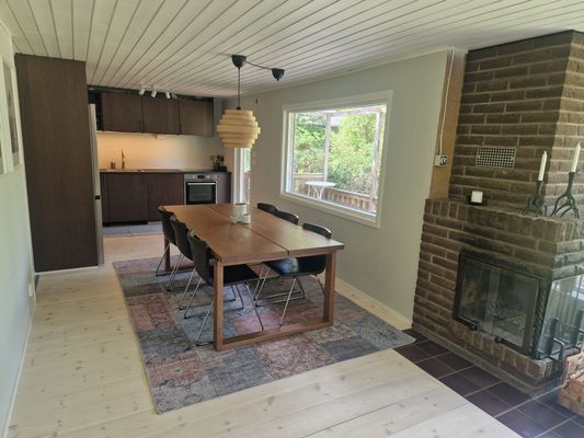 Renoverad stuga nära bad och natur vid Marvikarna.