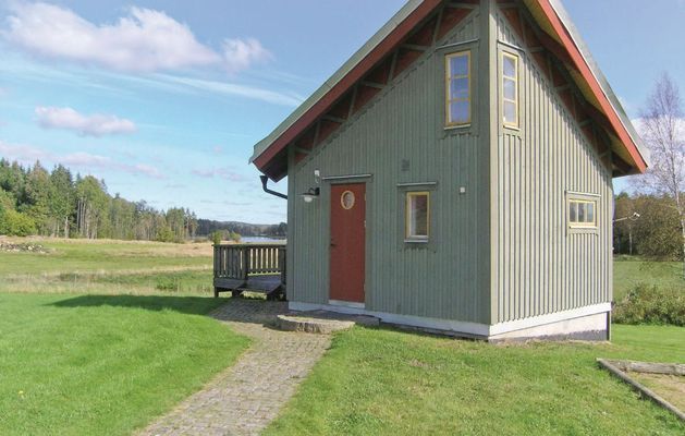 Charmig stuga med sjöutsikt - Bild 3