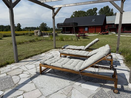 En nyrenoverad stuga nära havet - Bild 1