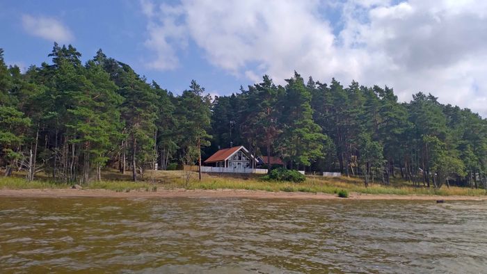 Stuga vid Svalnäs badplats