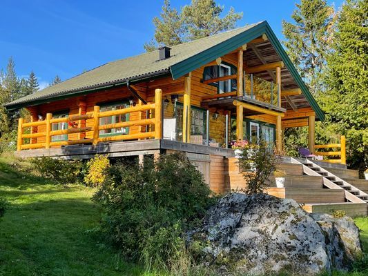 Timmerhus med egen sandstrand och brygga, inkl båt - Bild 17