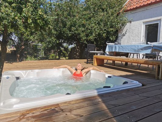Yogi Wellness Gästhus med Jacuzzi - Bild 2