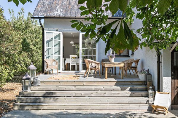 Mysigt kalkstenshus från 1912