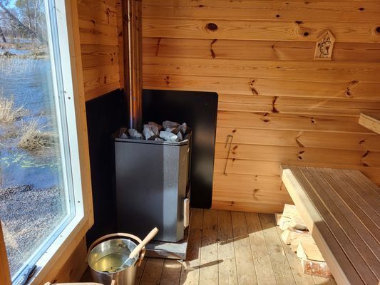 Sjönära stuga i norra Östergötland med ostört läge - Bild 4