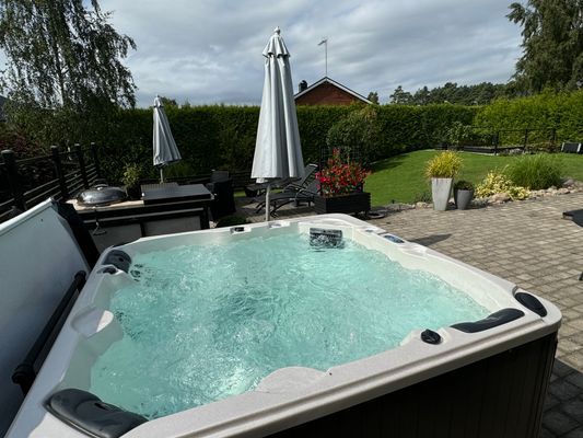 Ljus källare med egen ingång